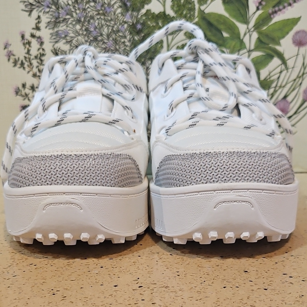 Swims Snow Runner Low in White